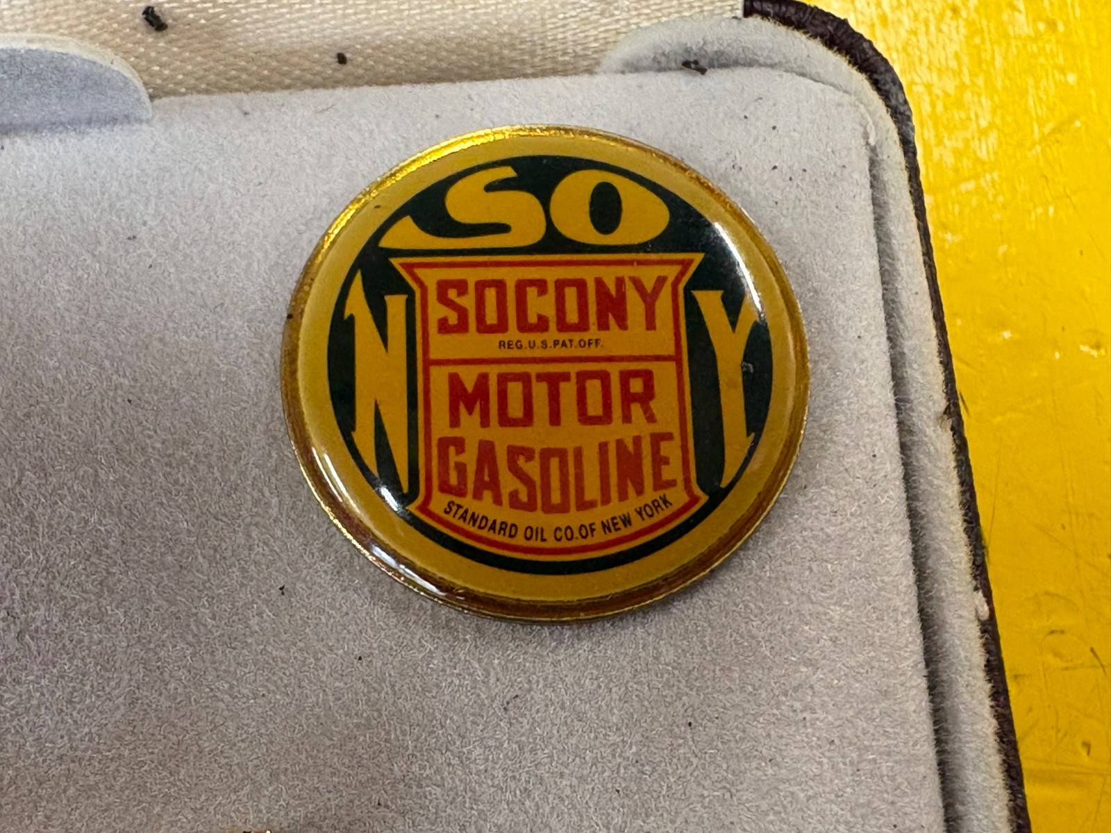 Vintage Esso SOSONY Exxon Mobil Petrol enamel lapel pin badge exxon mobil 14kt