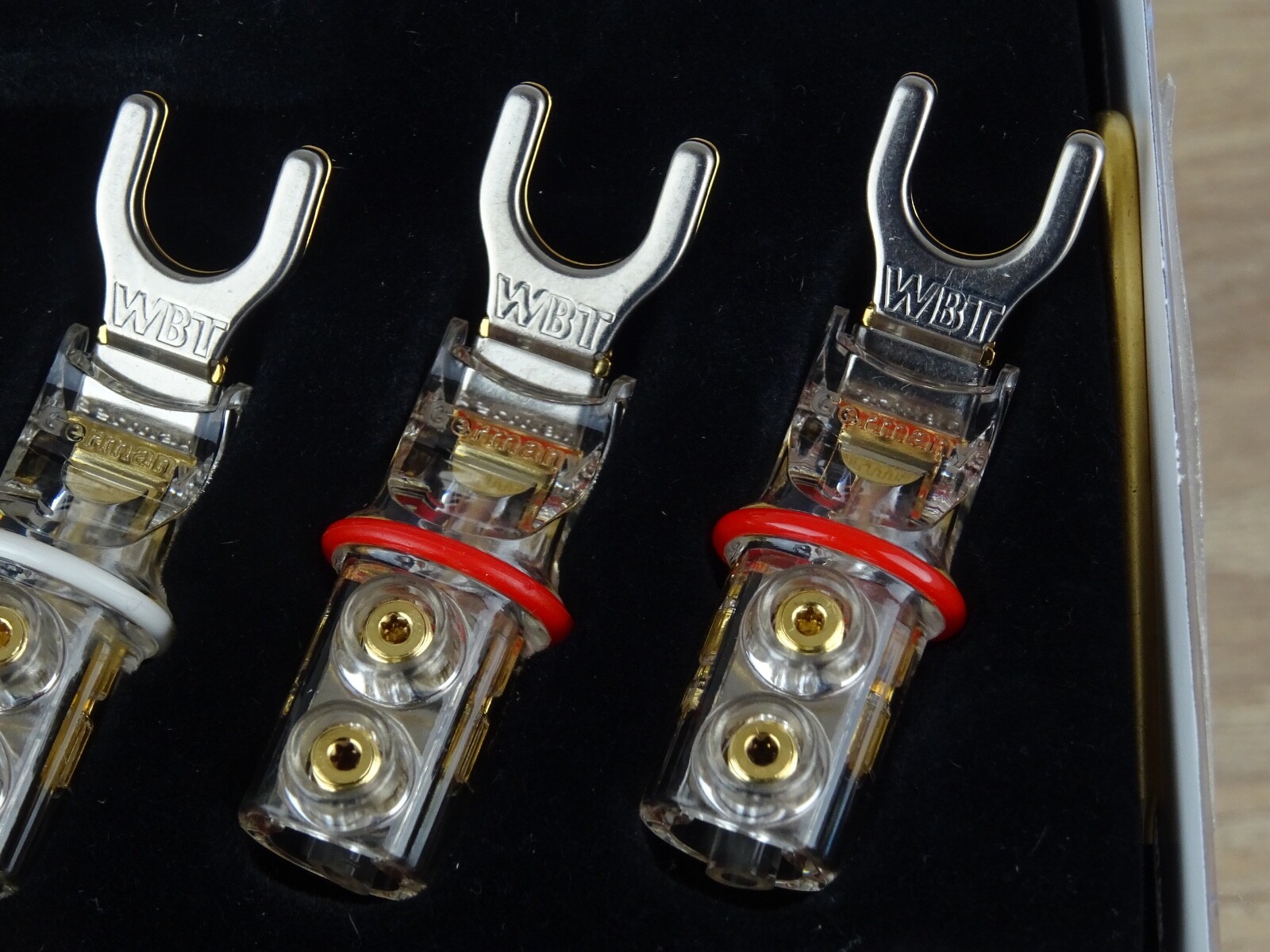 WBT 0681CU cable lug made of pure copper, 8 mm fork new + original packaging nextgen 2x red 2x white