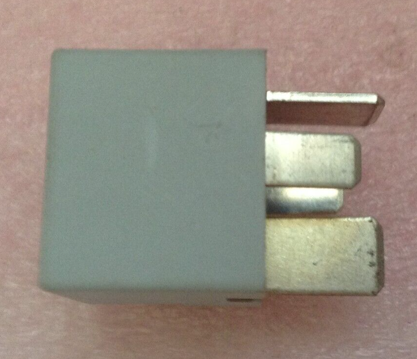 Fomoco JU5T-14B192-FEA Relay