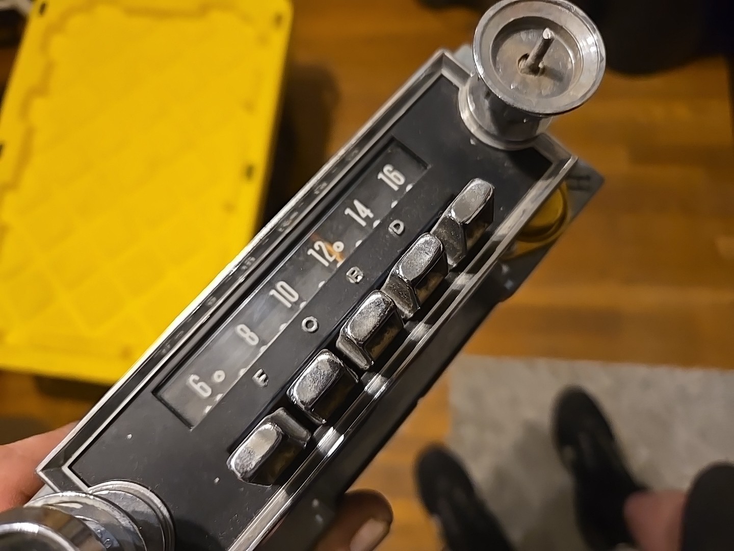 1963-64 Ford Galaxie Fairlane AM Radio XL500 FOMOCO 3TMF 192066 NICE! 12V