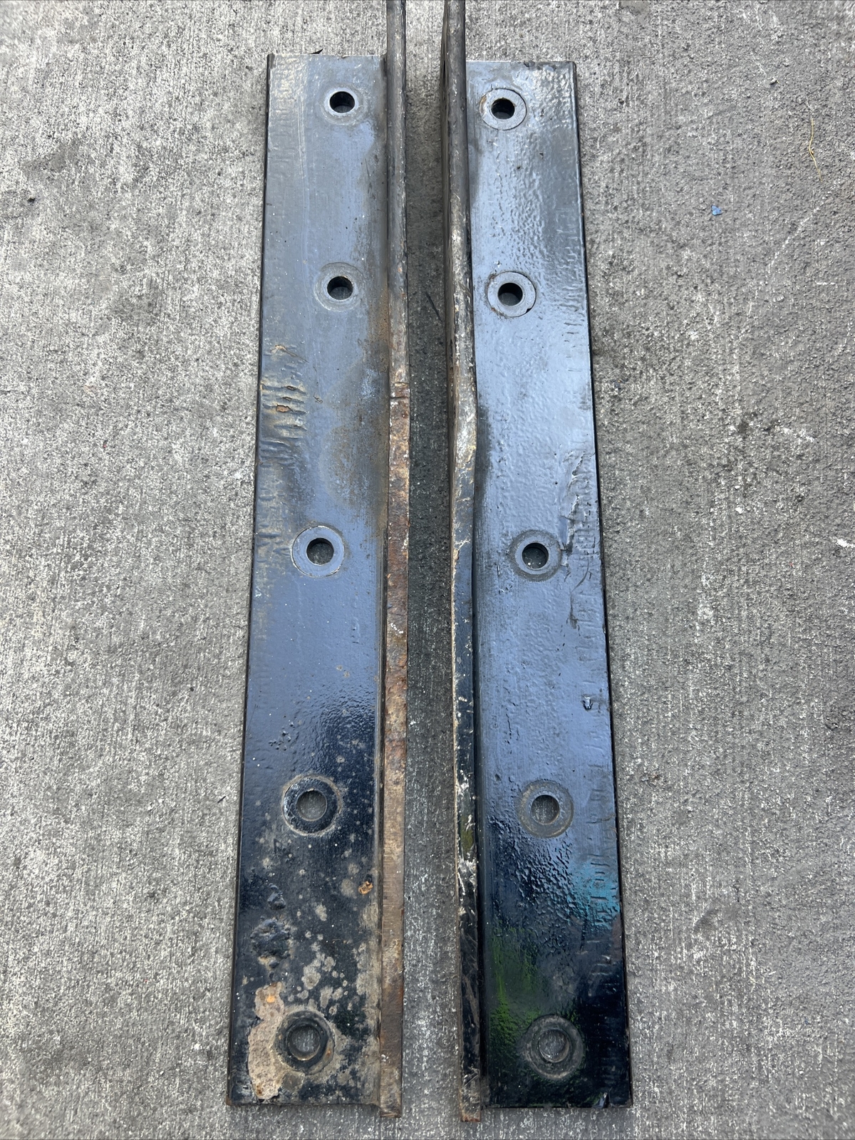 PACCAR Genuine Mounting Brackets For Battery Or Tool Box pair. L&R