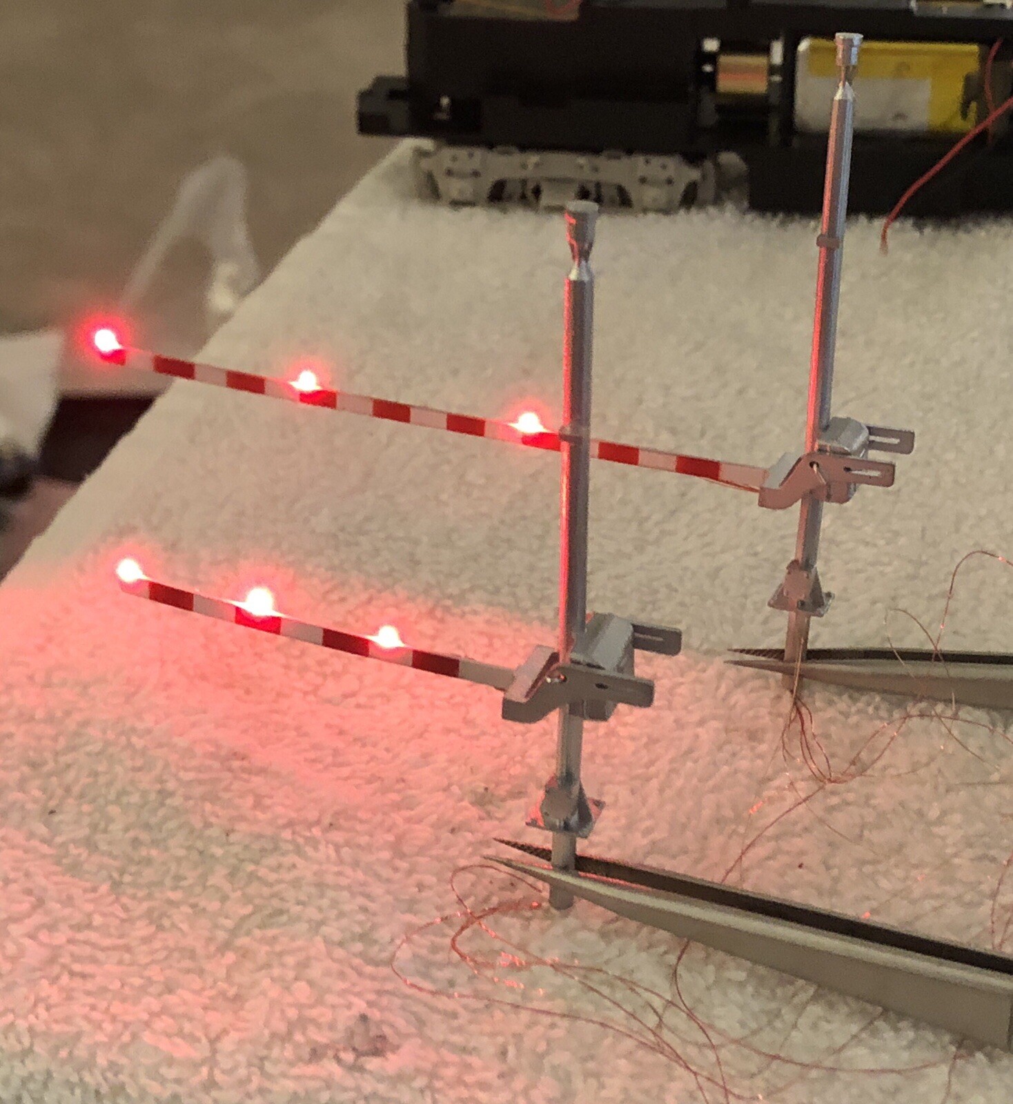 HO (2) Modern “Full Height” Crossing Gates w/ LED’s - NJ International, Walthers