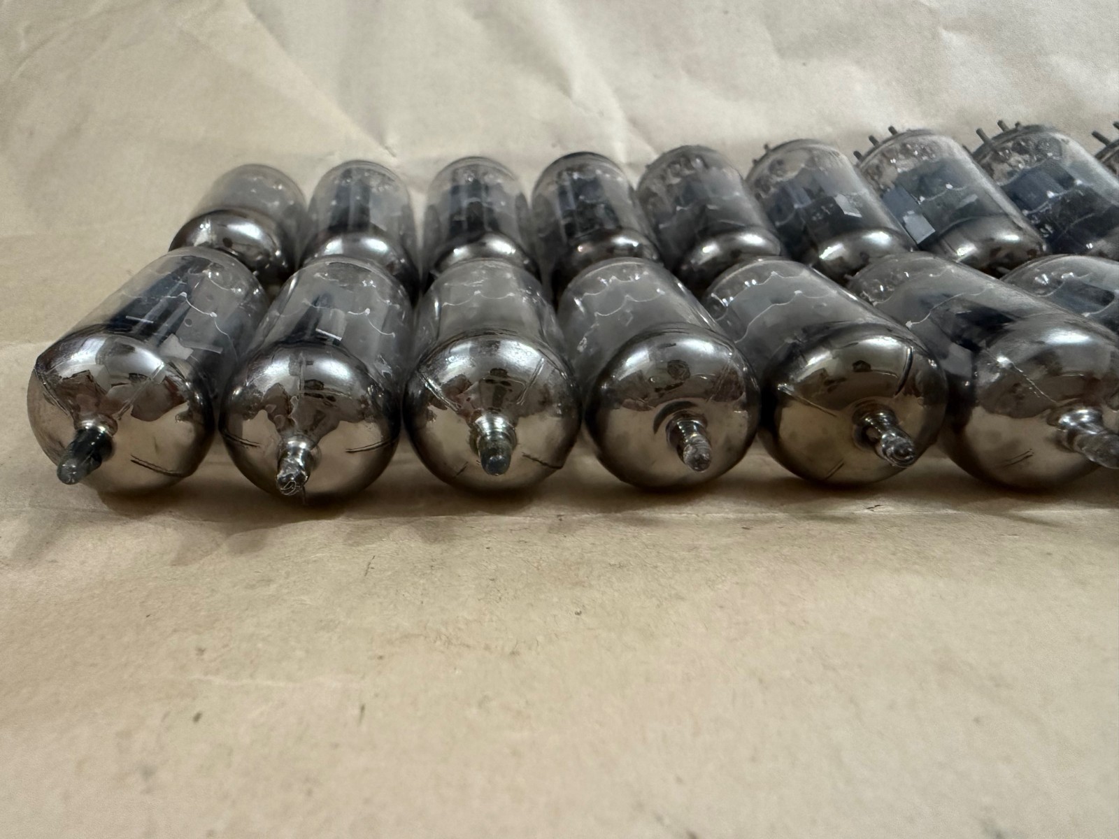 Amperex ECC88/6DJ8/6922 bugle boy D-Getter early version vintage tube