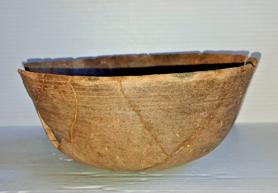 Pre-Columbian Native American Indian Mississippian Partial Pottery Bowl Artifact