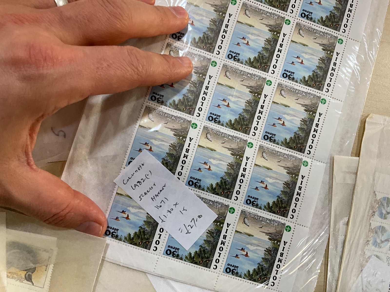Birds on stamps MNH cat value over £9000 ex dealer stock t29