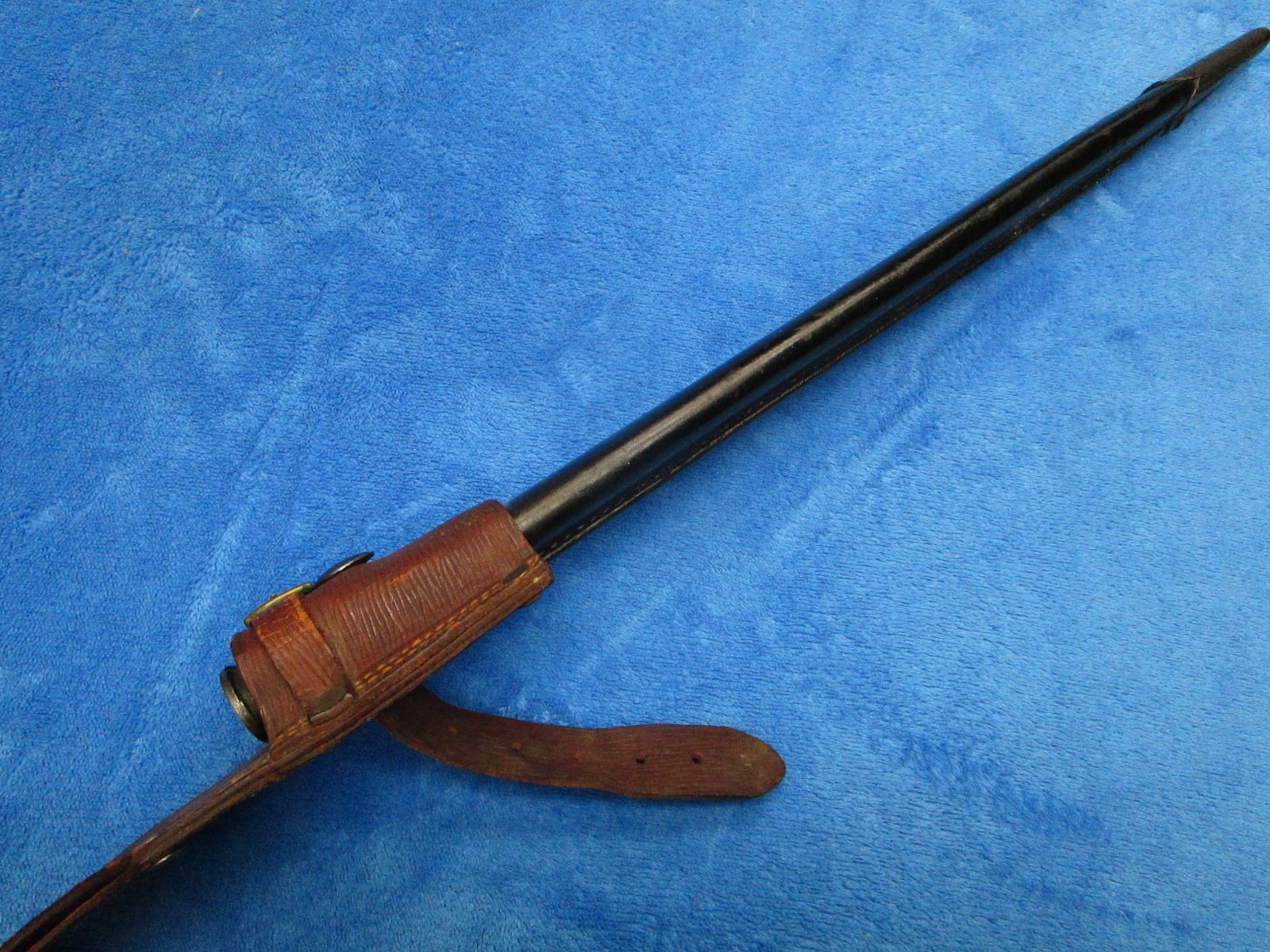 ORIGINAL WW1 BRITISH INDIA M1907 SMLE BAYONET AND SCABBARD WITH FROG MADE BY RFI