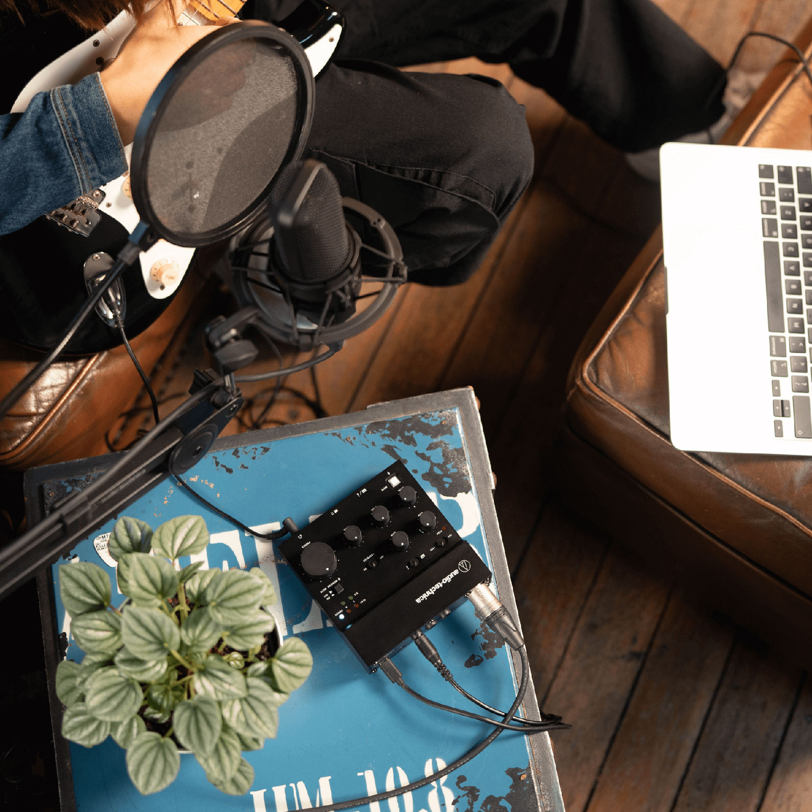 Audio Technica AT-UMX3 USB Audio Mixer - Plug-and-Play, Live Streaming Ready