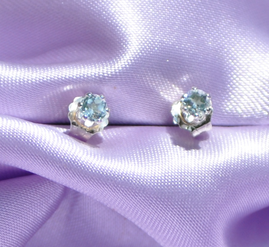 4MM PETITE ROUND AQUAMARINE EARRINGS IN .925 STERLING SILVER