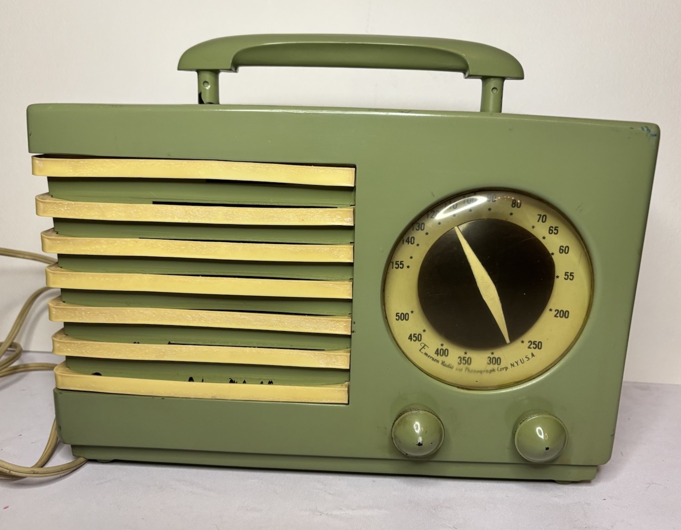 Vtg 1930s Emerson "Bullseye" Tube Radio - Green - Works! Art Deco MCM 8CW-334-2