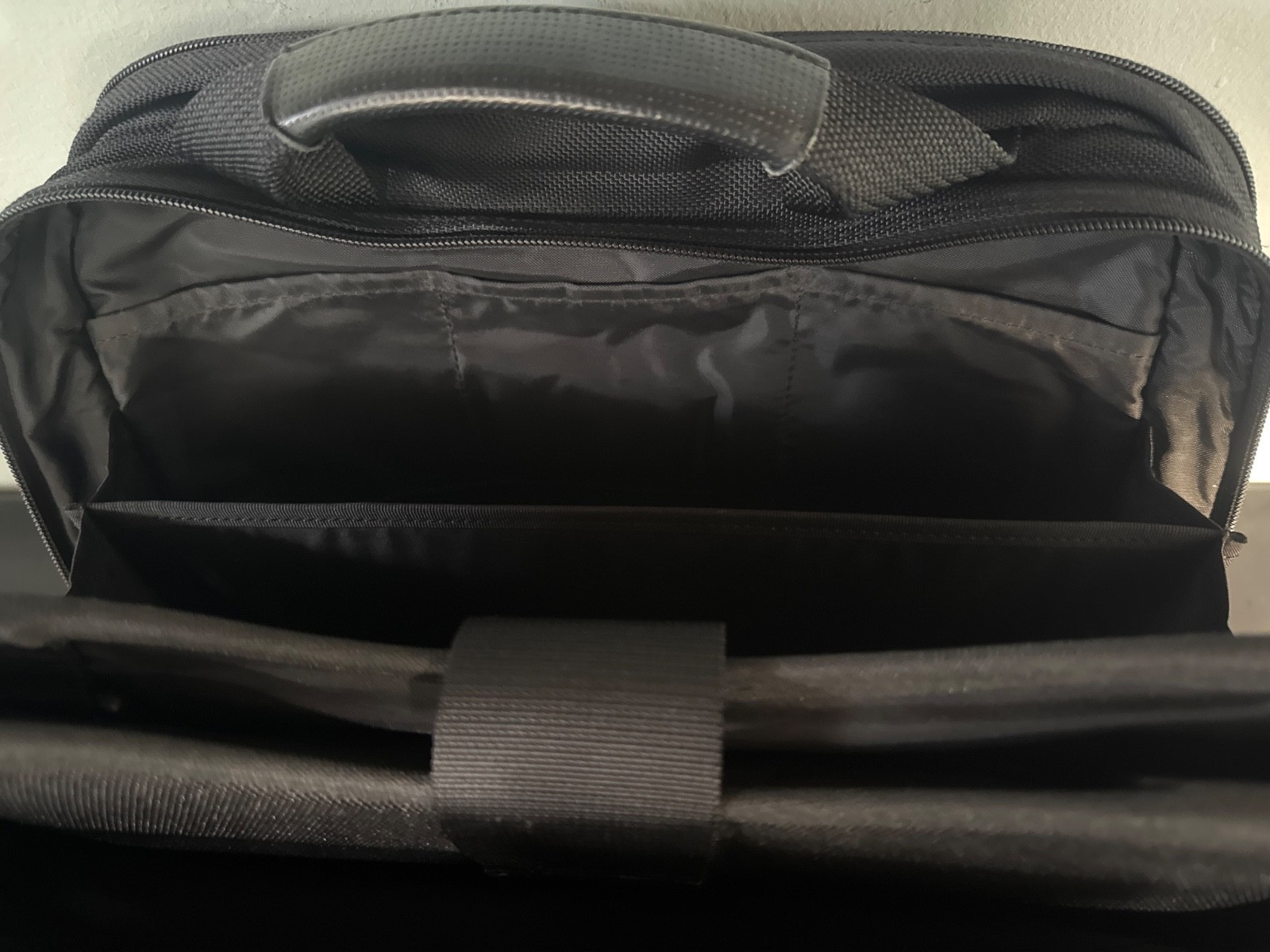 Victorinox SwissArmy Vertical Deluxe Travel Companion 3 Way Carry Crossbody Blk