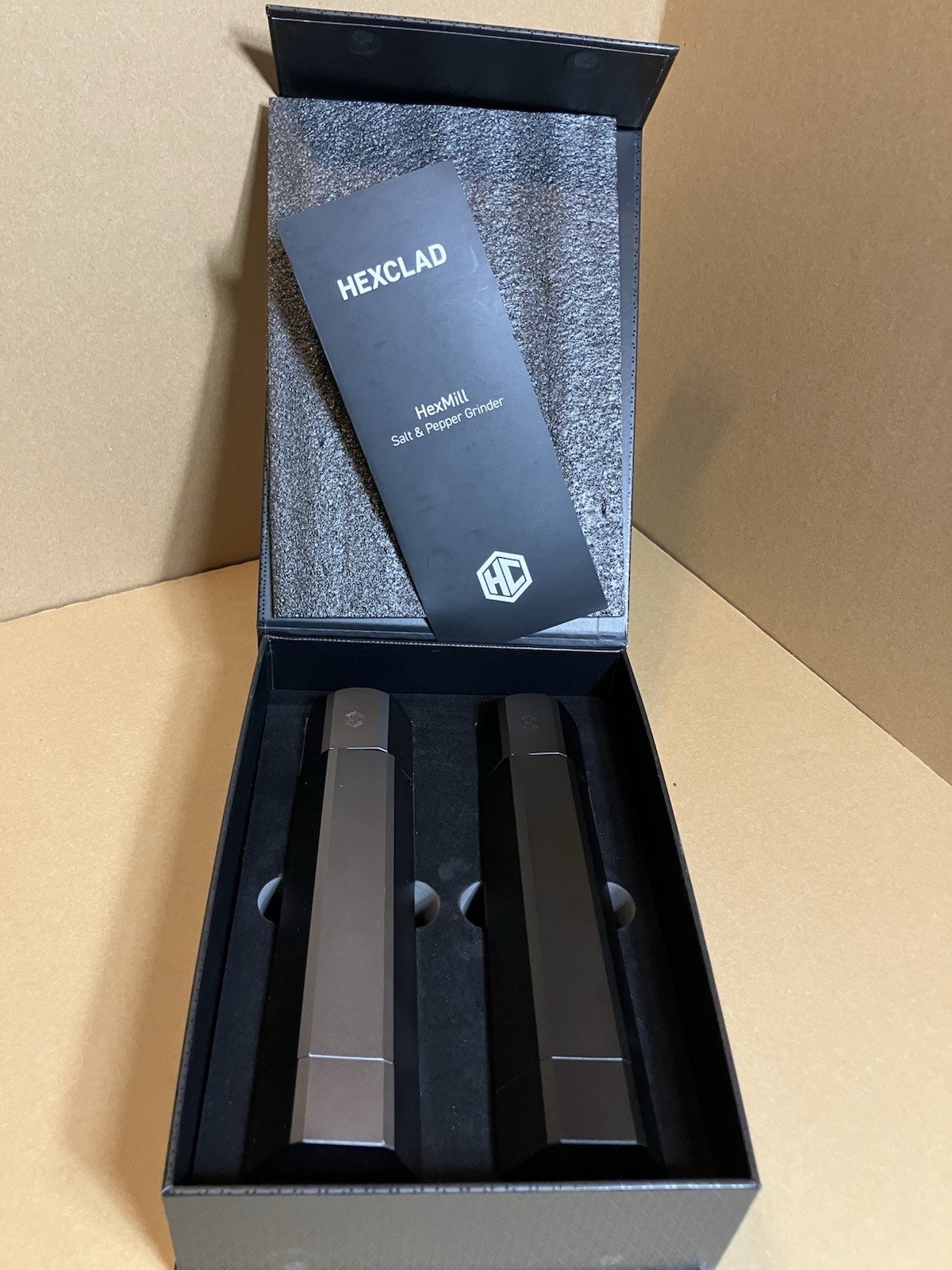 HexClad Salt and Pepper Professional Grinder Set