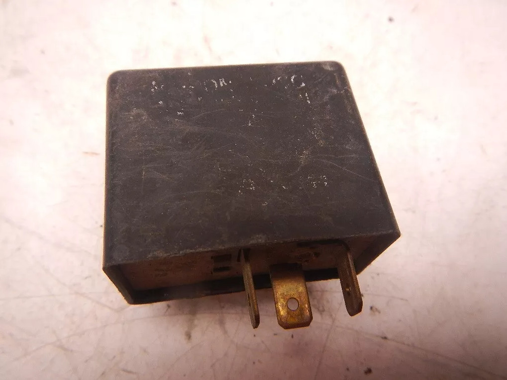 1986-1988 Yamaha SRX250 FZ600 YX600 Flasher Relay 2NV-83350-00