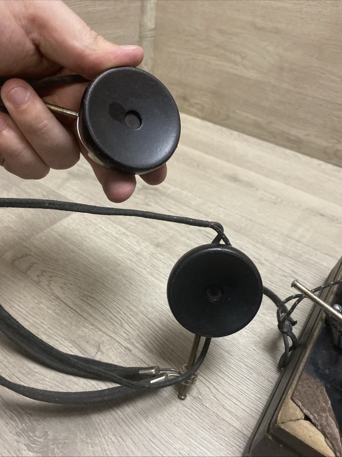 1920'S STEINITE LABORATORIES CRYSTAL COMMUNICATION SET W: 2 HEADSETS