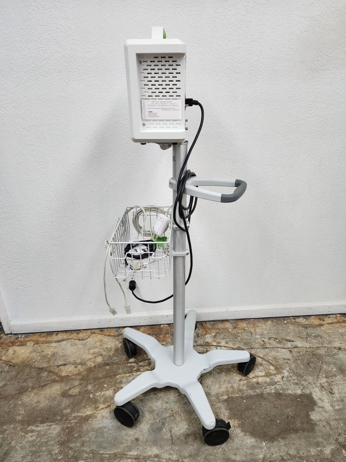 CasMed 01063000 Fore-Sight Elite Absolute Tissue Oximeter with Roller Stand