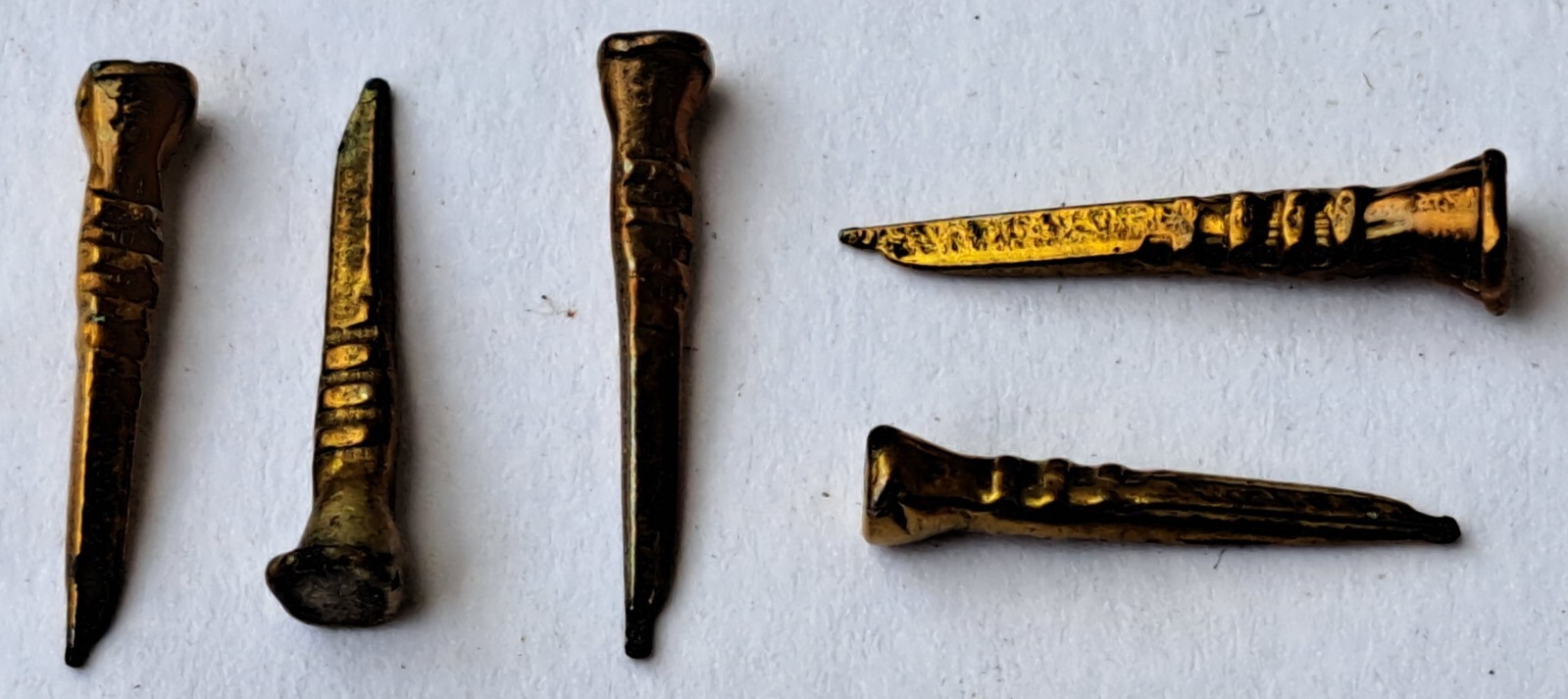 Antique Unbranded Improved Brassed Cobblers Tacks Nails ~ Size 4 1/2 / 8
