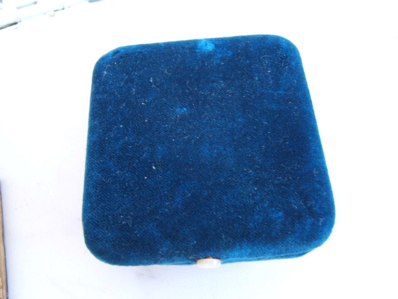 VINTAGE BLUE VELVET MOP JEWELRY PRESENTATION CASE OGDENSBURG, NY