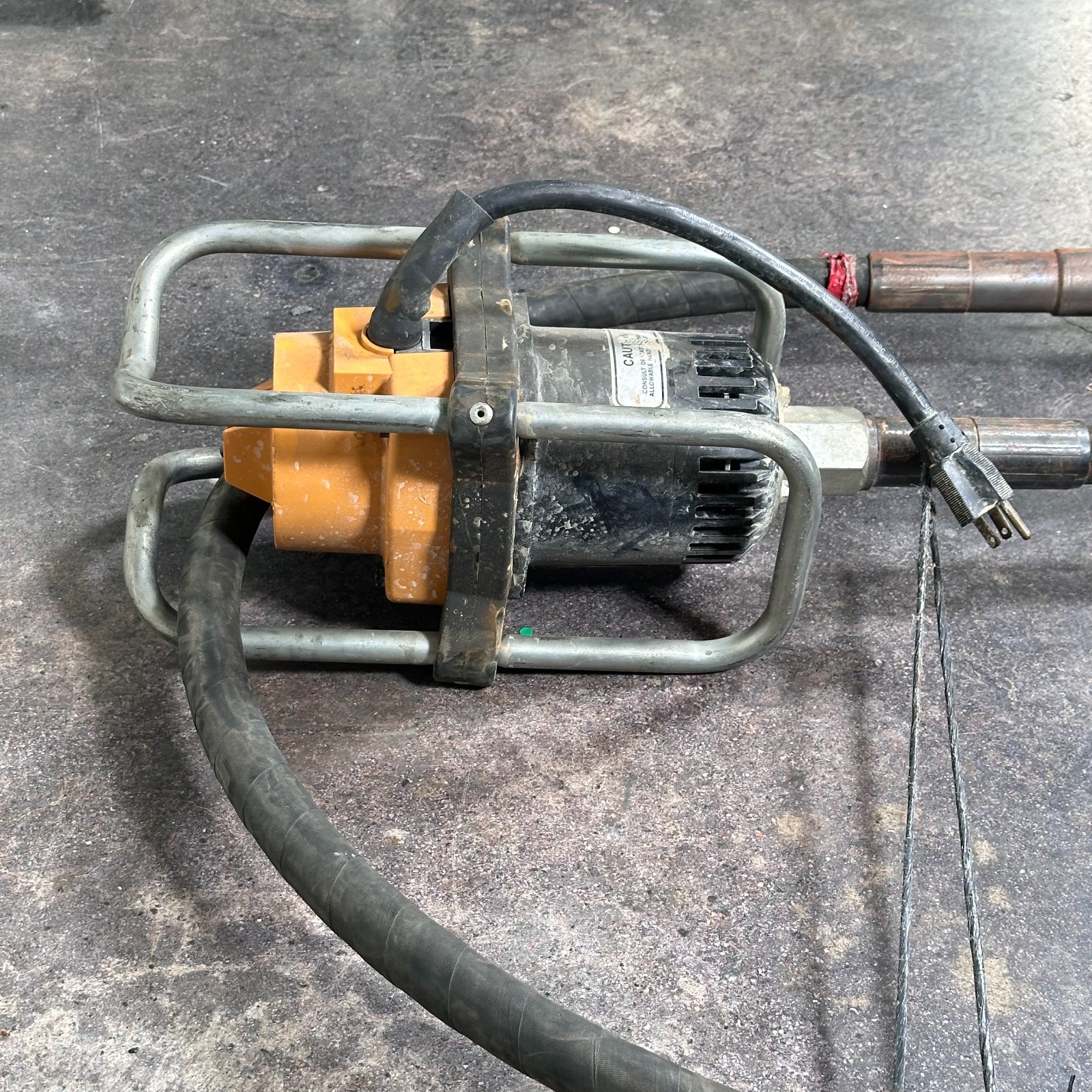 Wyco 993 115V / 15A Electric Concrete Vibrator Universal Motor w/ Flex Shaft