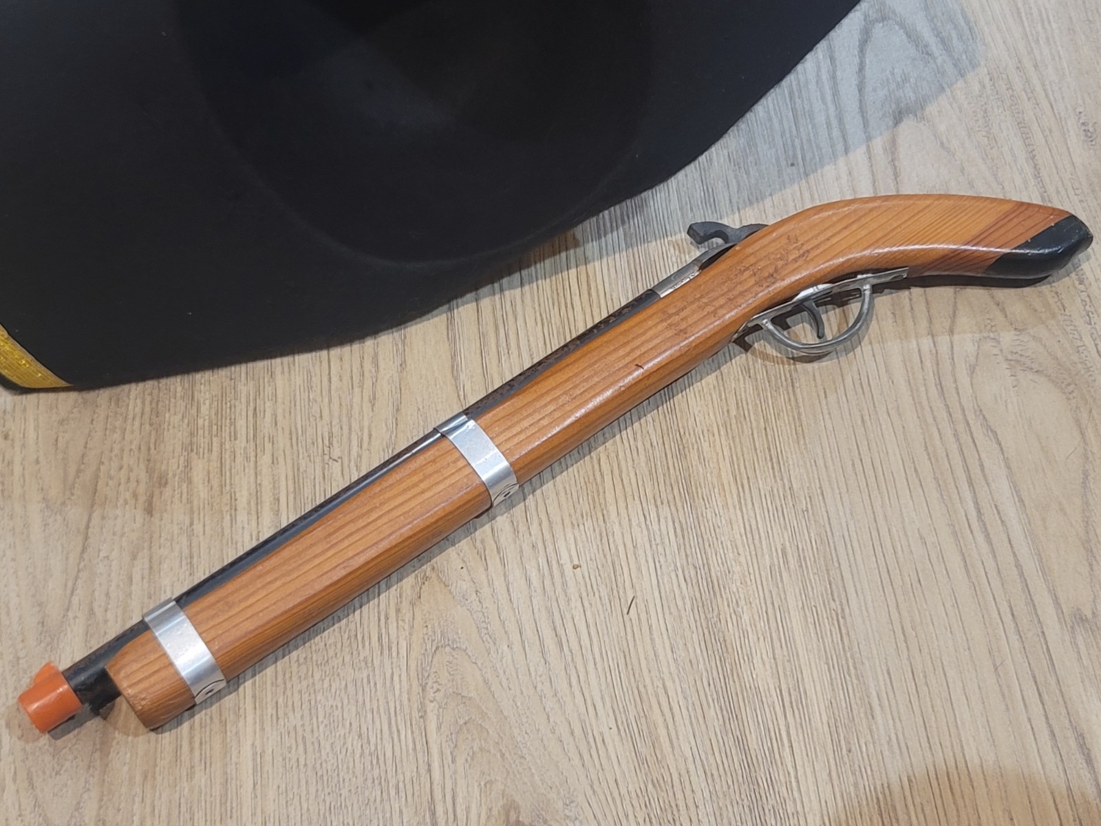 Vintage Parris Flintlock Style Cap Guns Toy Pistol Savannah TN w/ Napoleon Hat