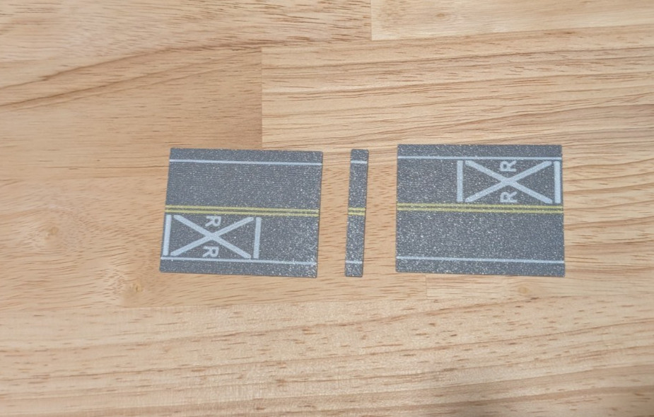 MRG RoadWayz - N Scale Road System - Railroad Crossing Set Kato and EZ. 64x50mm