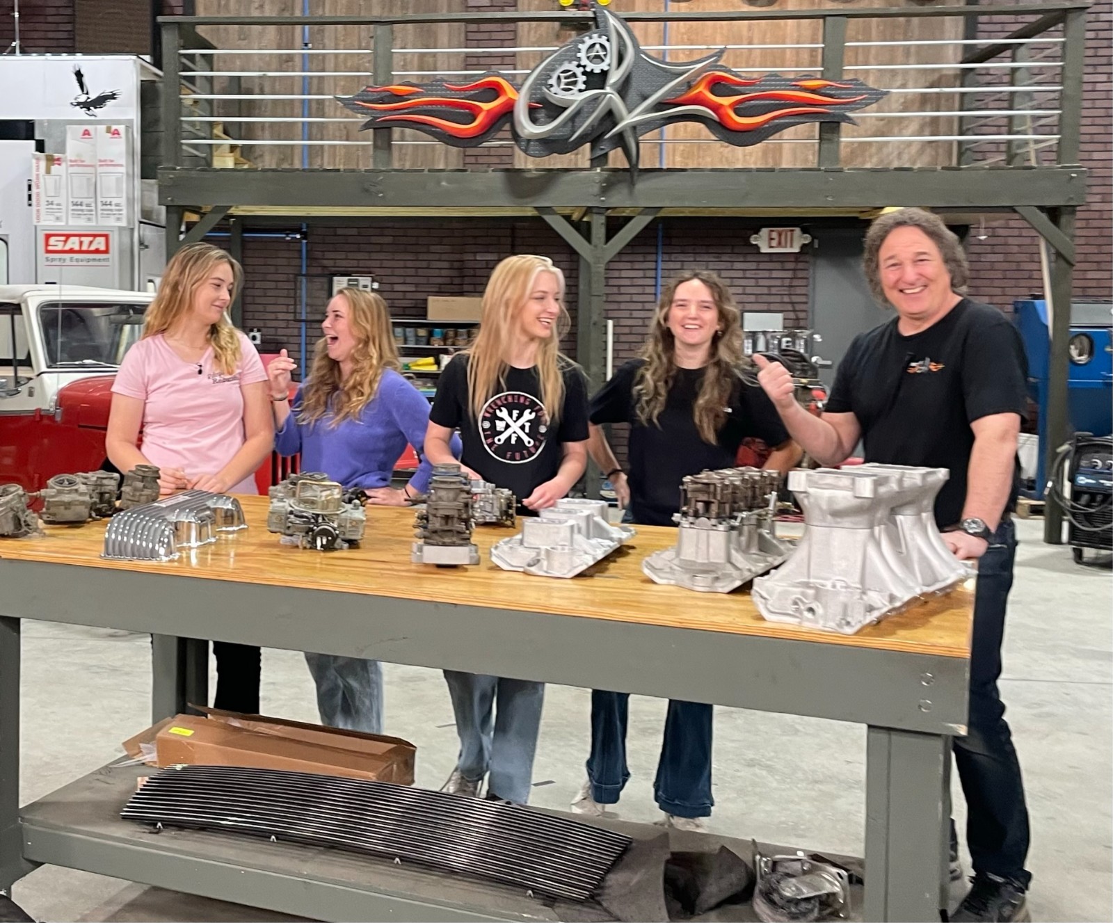 Edelbrock Remanufactured Carburetor 750 CFM Manual Choke # 1407