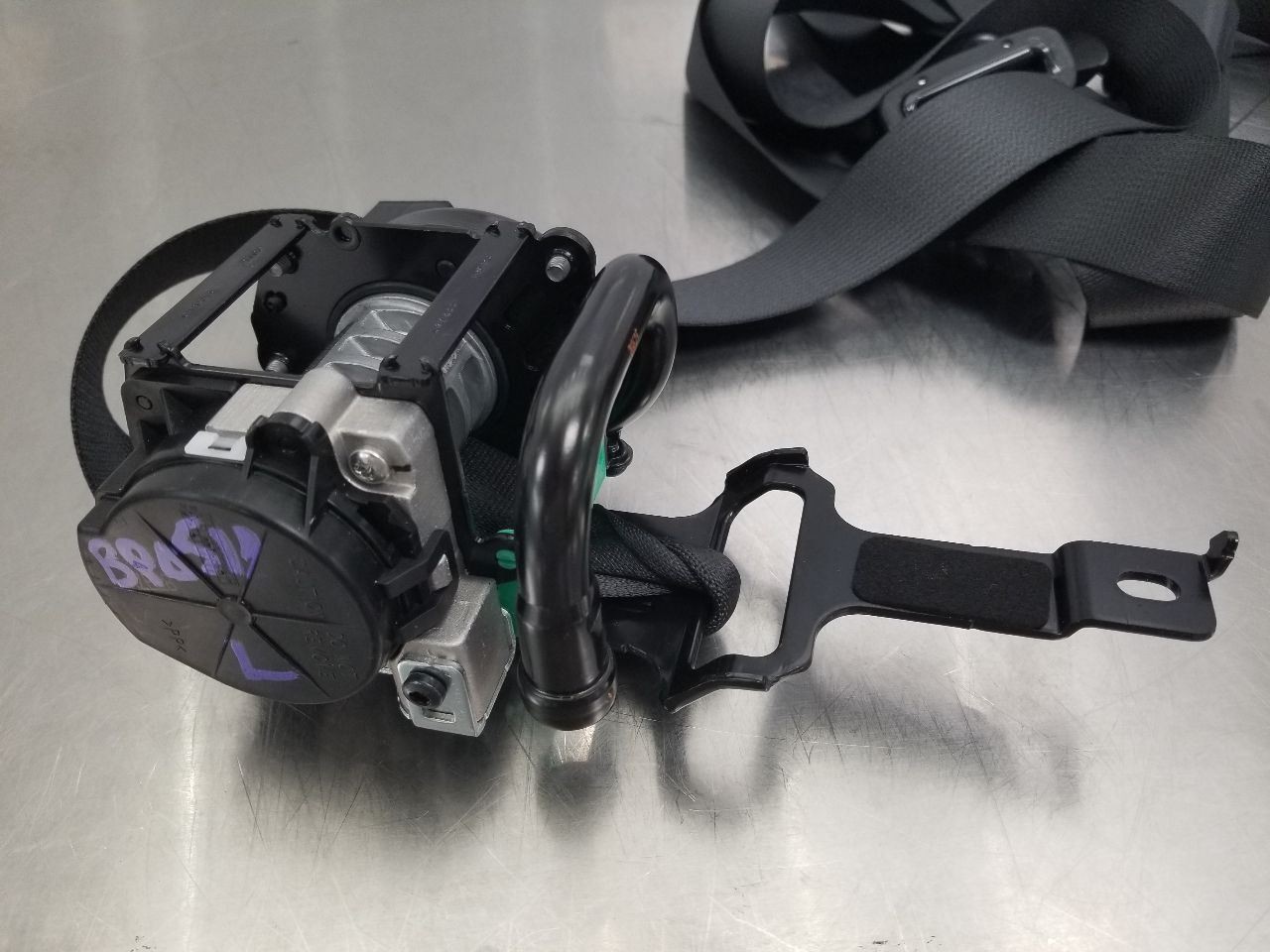 25 2025 KIA K4 GT-LINE FRONT BUCKET SEAT BELT RETRACTOR BLACK LEFT DRIVER