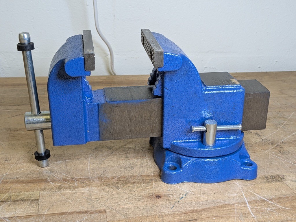 Gibraltar Workshop Bench Vise w/ Swivel Base 4" Jaw Width 4" Opening Capacity