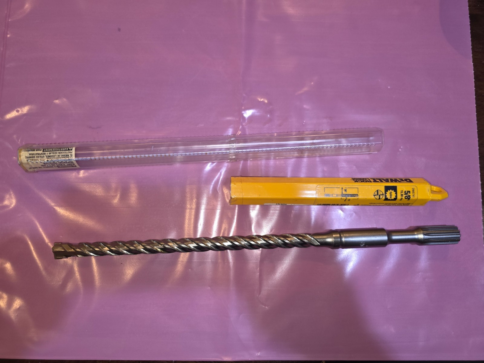 DEWALT DW5741 5/8" x 11" x 16" 4-Cutter Spline Shank Rotary Hammer Bit - Carbide