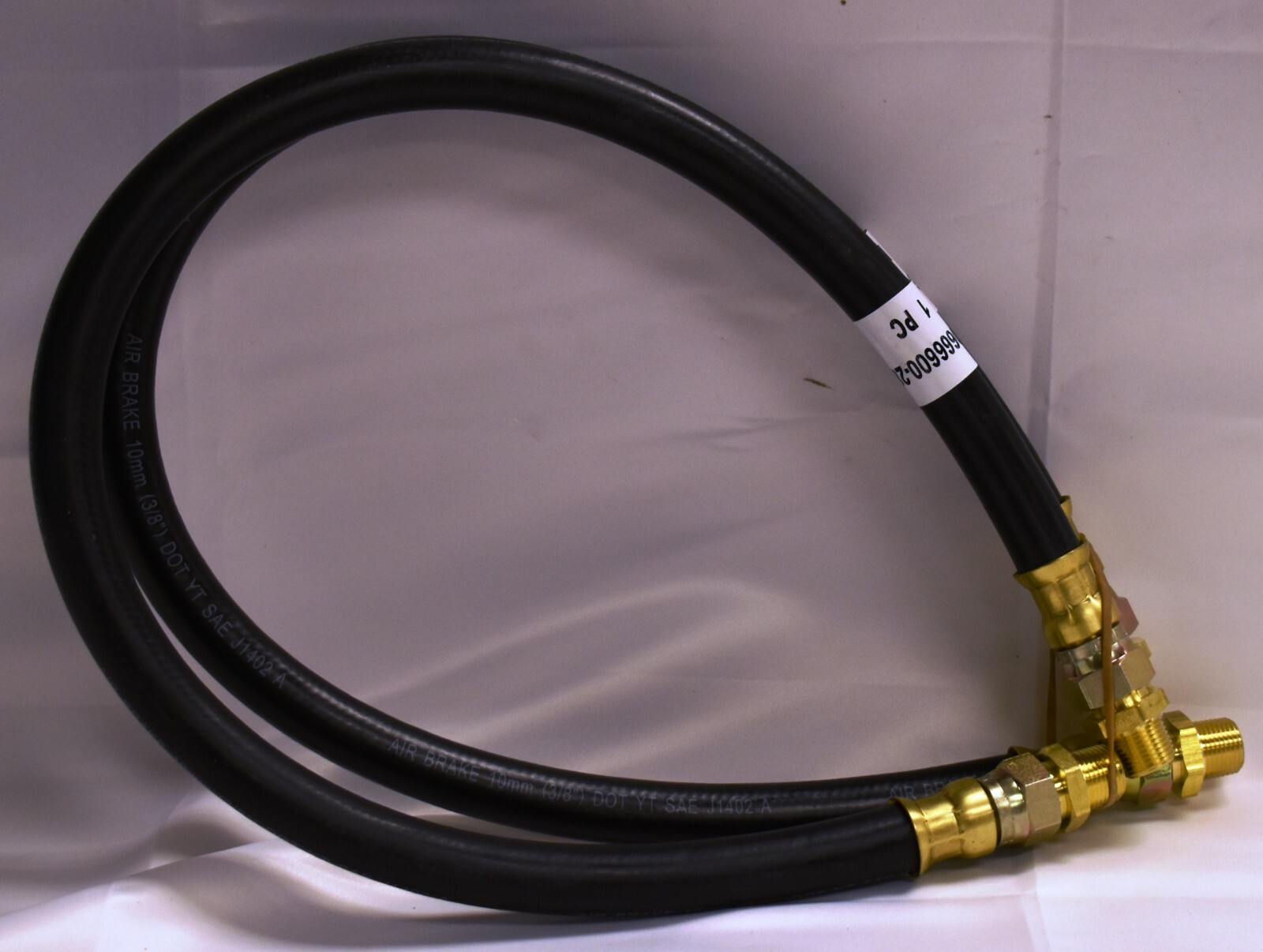 MAXX HD COMMERCIAL TRUCK 3/8 INCH RUBBER AIR BRAKE HOSE PAIR - 28 INCHES LONG