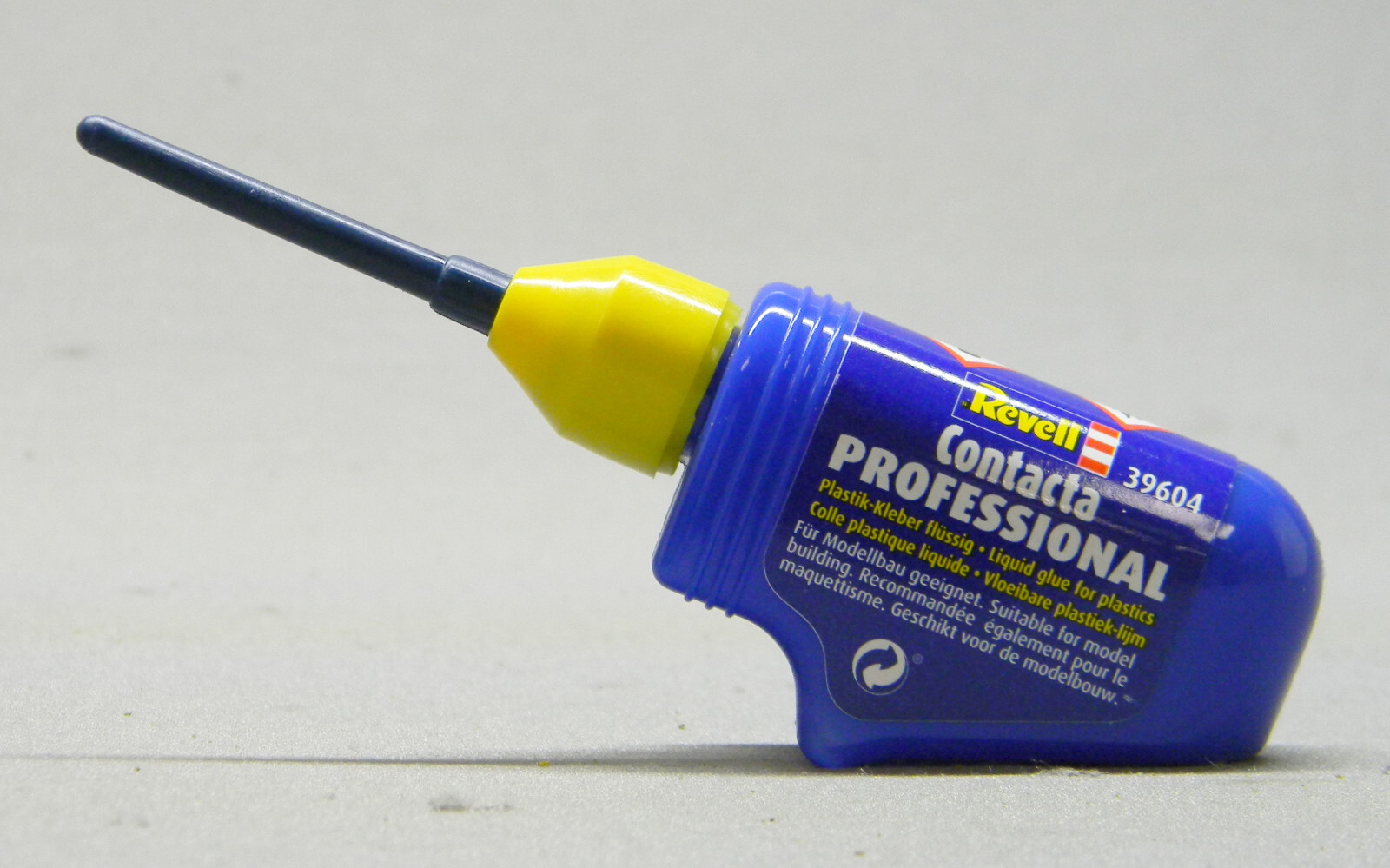 REVELL CONTACTA GLUE LIQUID CEMENT w/ PRECISION APPLICATOR model RMX39604 NEW