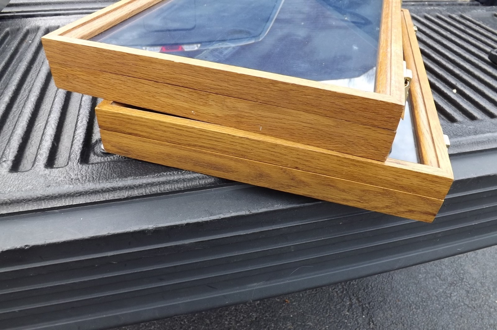 LOT OF 2 KNIFE WATCH MARBLES OAK WOODEN DISPLAY CASE USED GREAT SHAPE 18" INCH