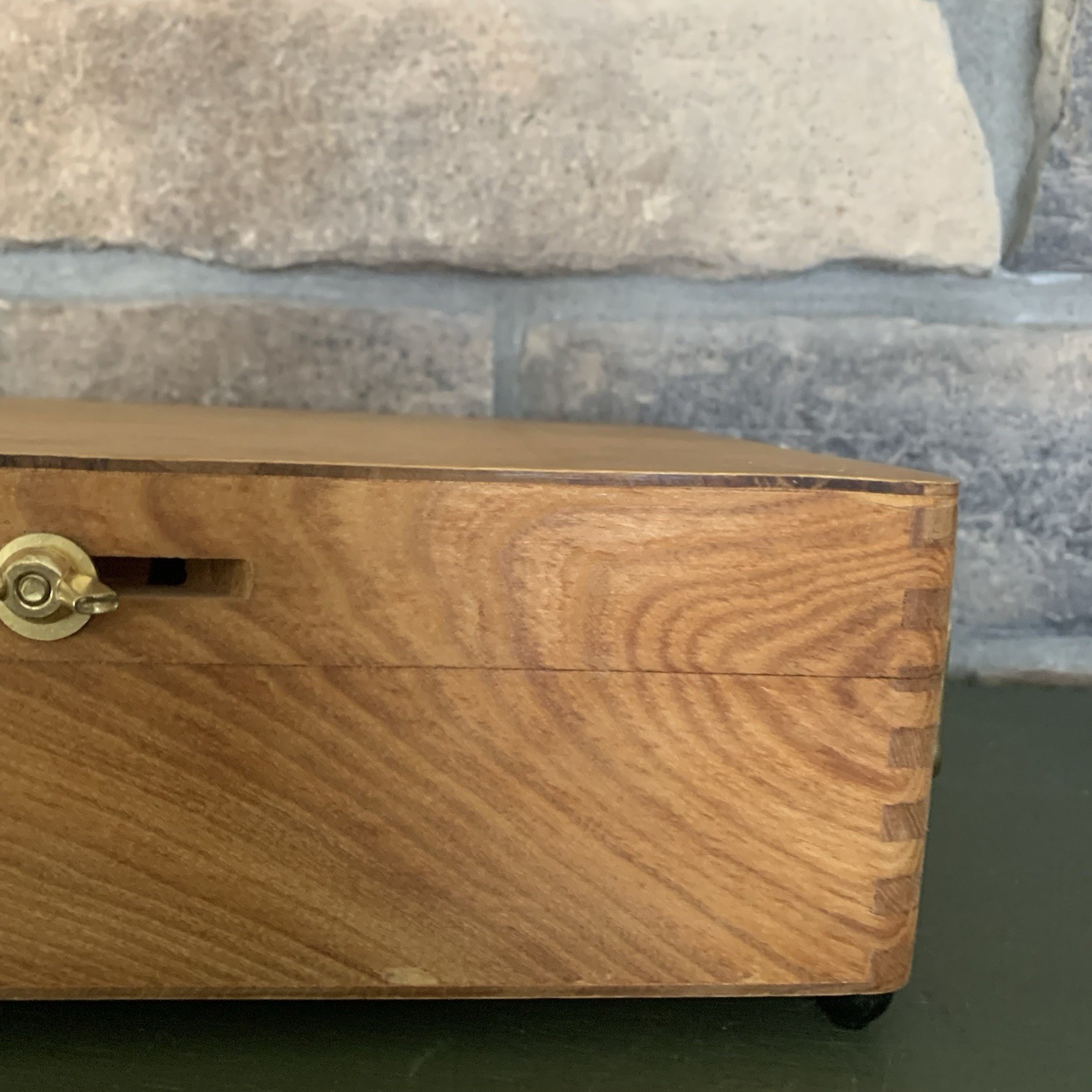 Soho Wooden Tabletop Easel Lightweight Foldable Artist Tool