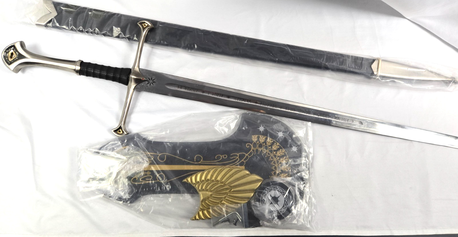 Lord of The Rings King Elendil Narsil Sword LOTR Rings Movie