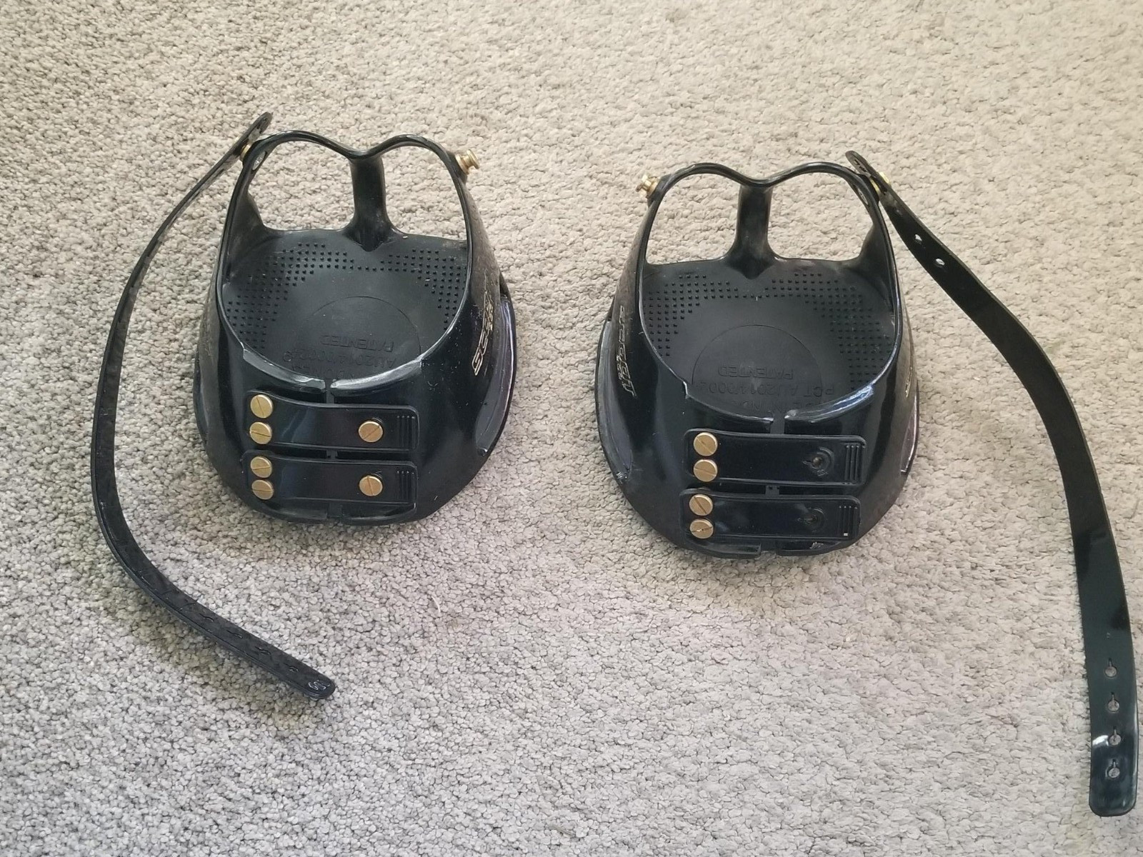 Scoot Boot Horse Hoof Boot - Size 4 REG - PAIR - used twice