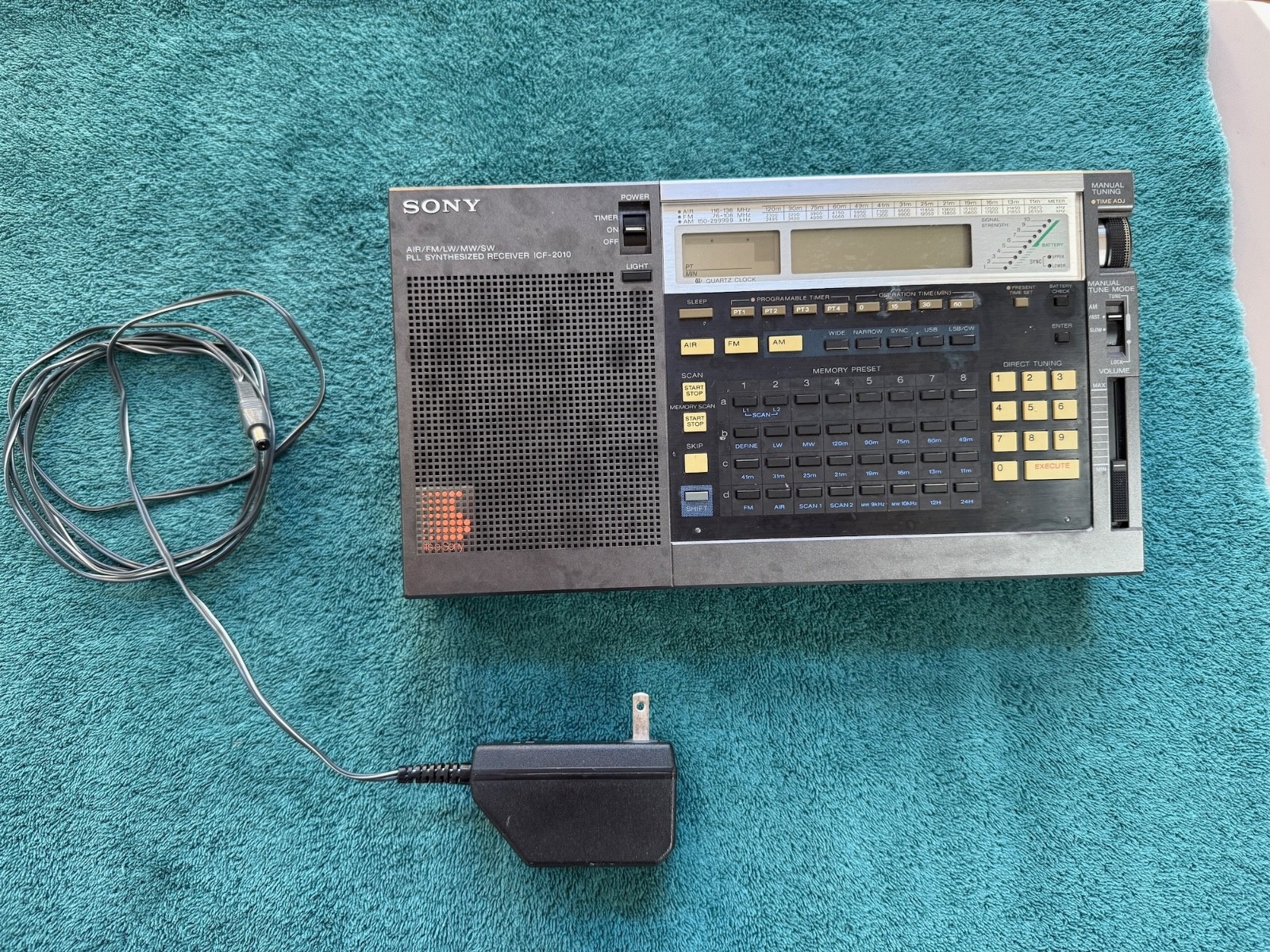 Sony ICF-2010 Radio for Parts / Not Working