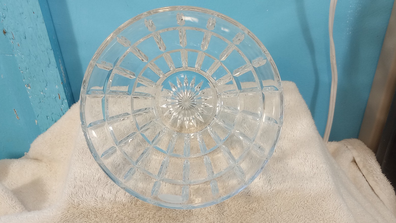 Fifth Avenue Crystal Emerald Bowl 7"