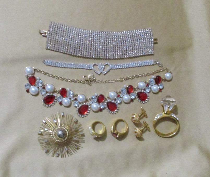 VINTAGE RHINESTONE JEWELRY LOT ~ MIXED AGES