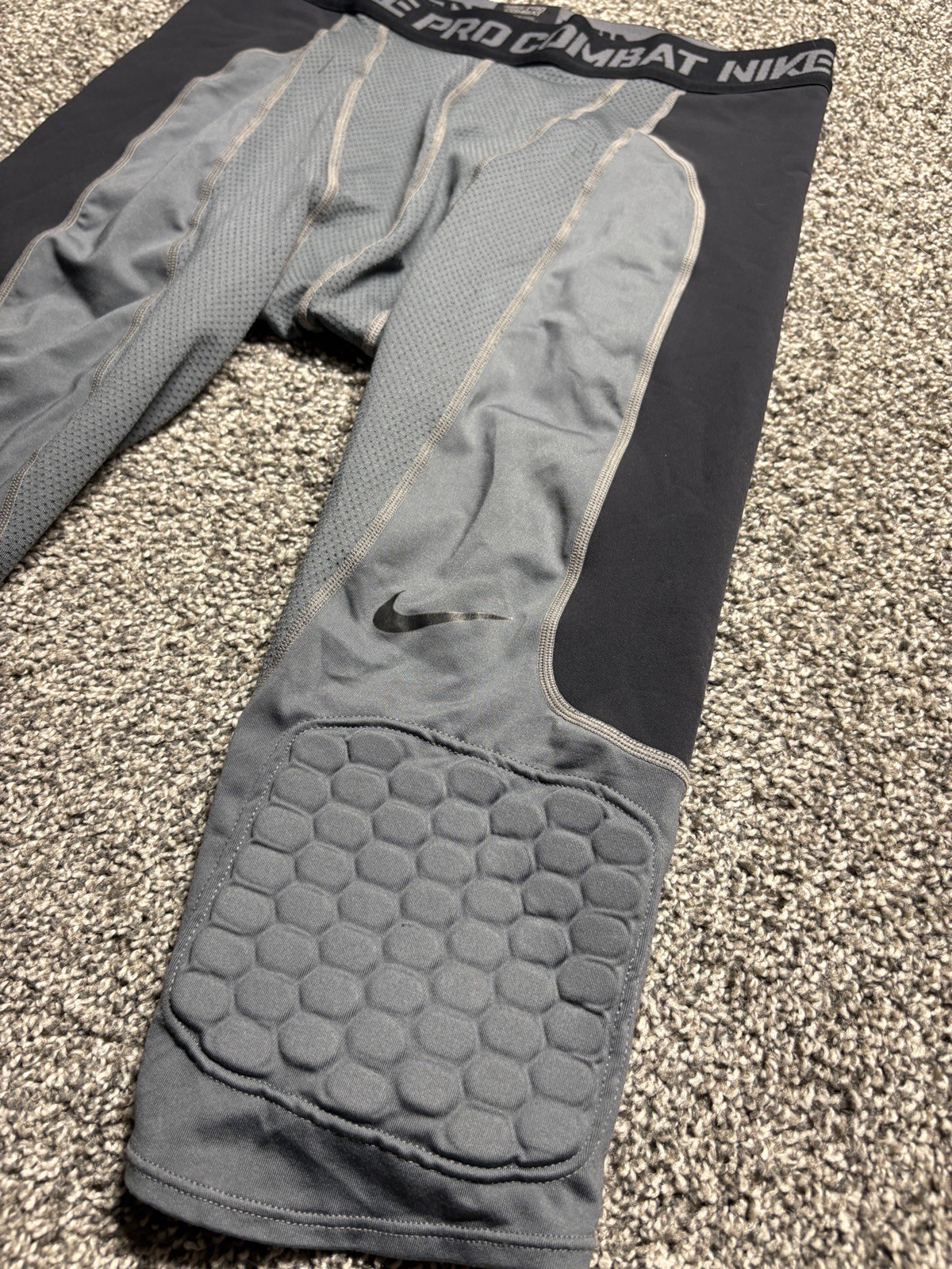 NIKE PRO COMBAT Knee Pads Compression Pants Mens Large 3/4 Sliding