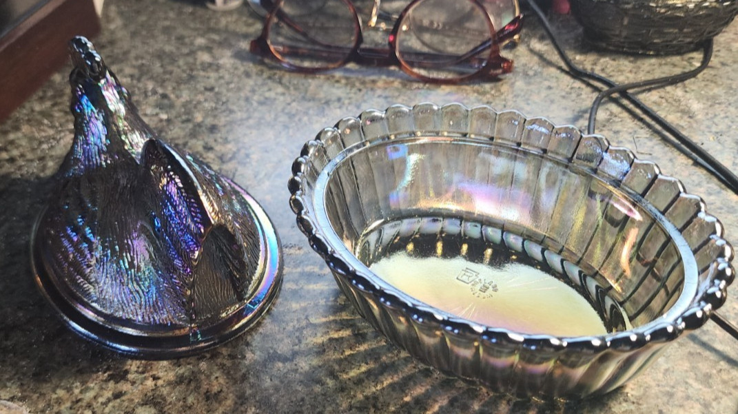 5" Rooster With Split Tail on a Ribbed Nest Titanium Carnival Westmoreland Mould