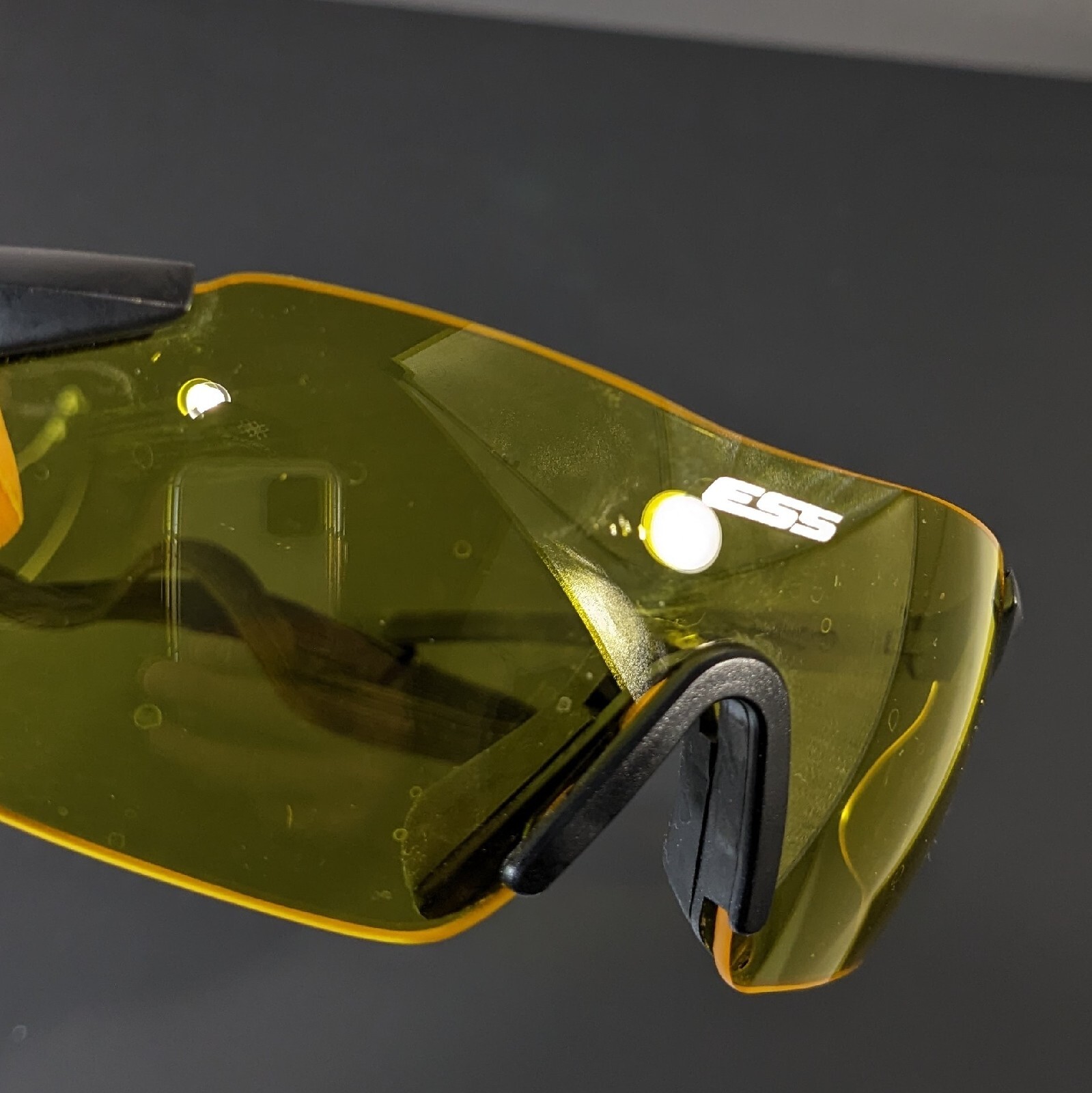 ESS ICE Military GlassesYellow Lense and Clear (Light Scratches)