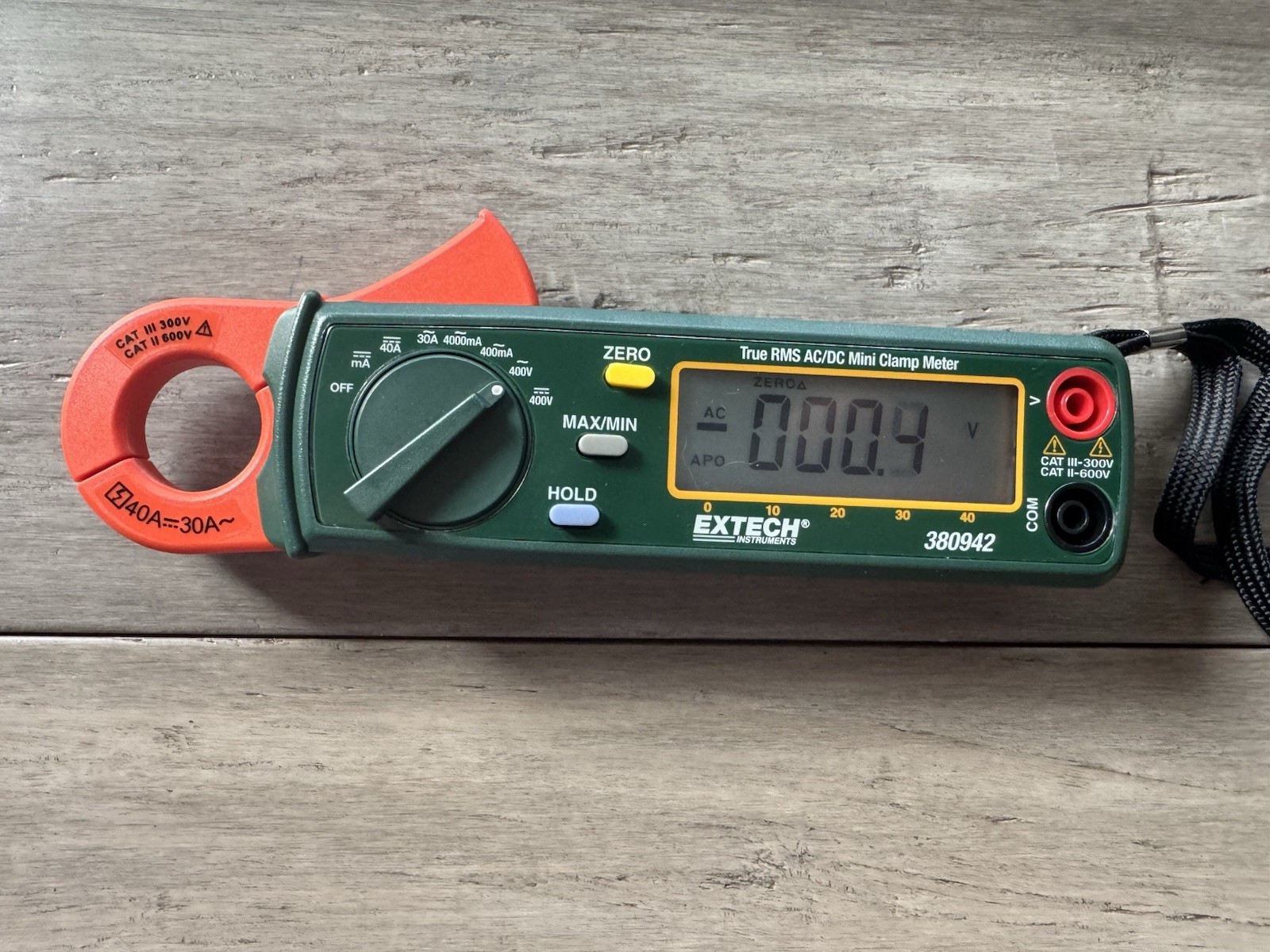 Extech 380942 True RMS AC/DC Clamp Meter, Auto-Ranging, Digital Display, 600V