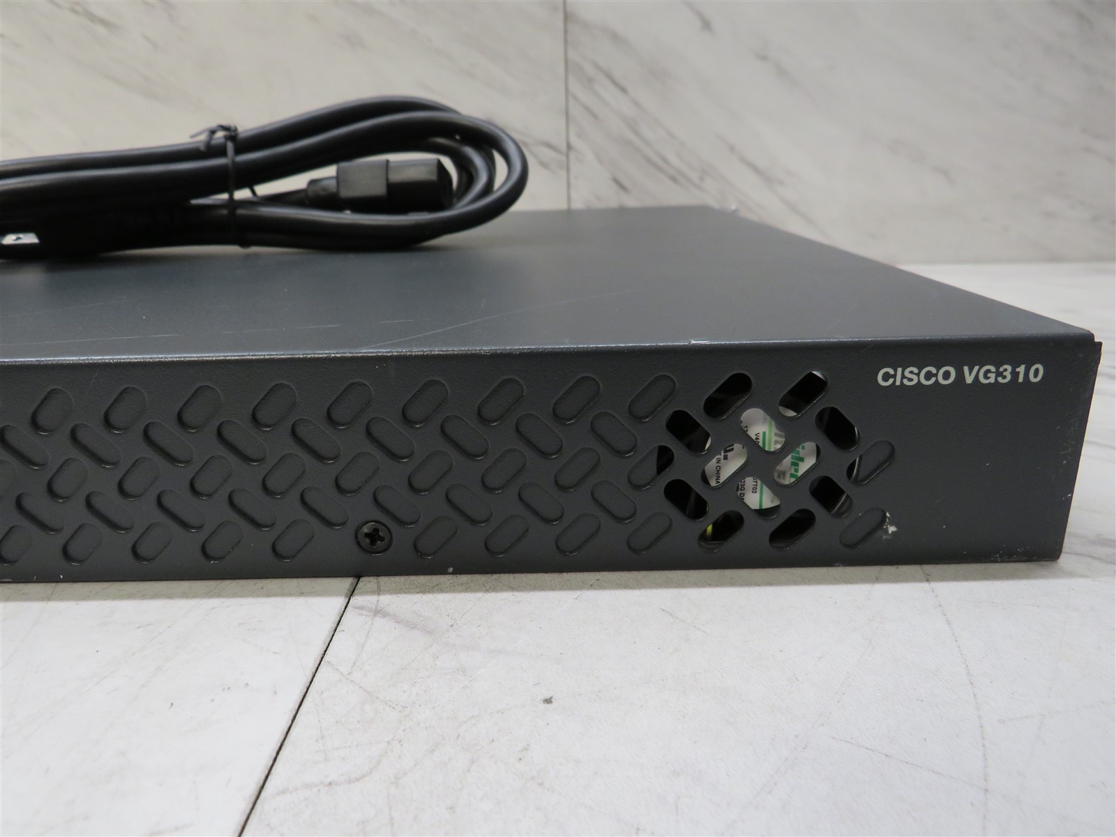 Cisco VG310 24-Port FXS Analog Voice Over IP Gateway w/ Power Cord