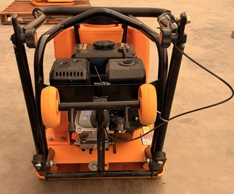 Walk Behind Road Plate Compactor 7.0HP Gas Engine Vibratory Tamper 20"x14" C90T