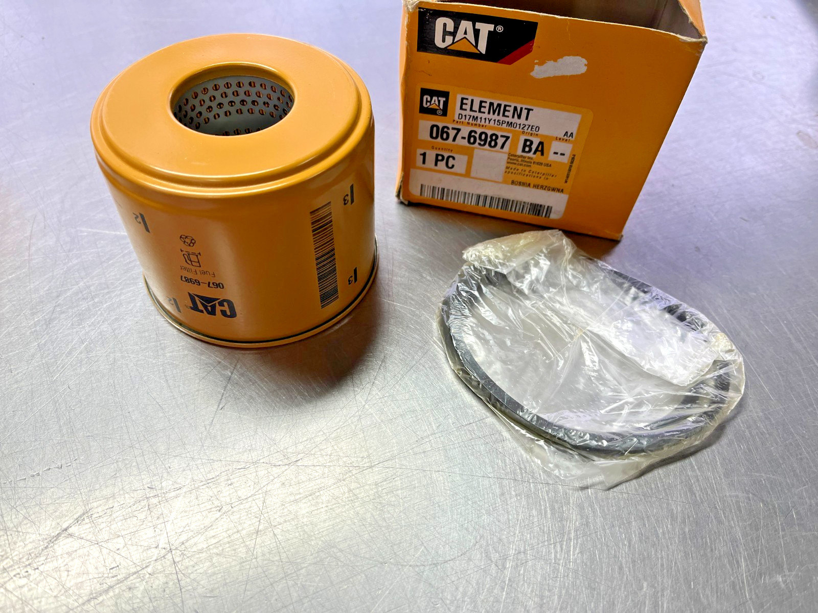 067-6987 Genuine OEM CAT FUEL FILTER CATERPILLAR 0676987