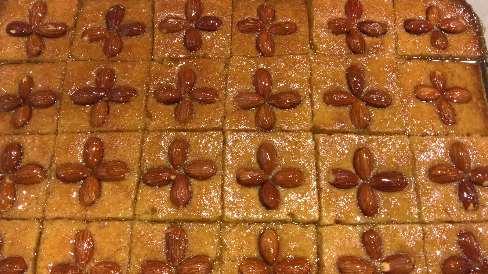 Organic Basbousa (Semolina Cake)! Unique Quality (2 kilo) (4.4 LB) (24 Piece)