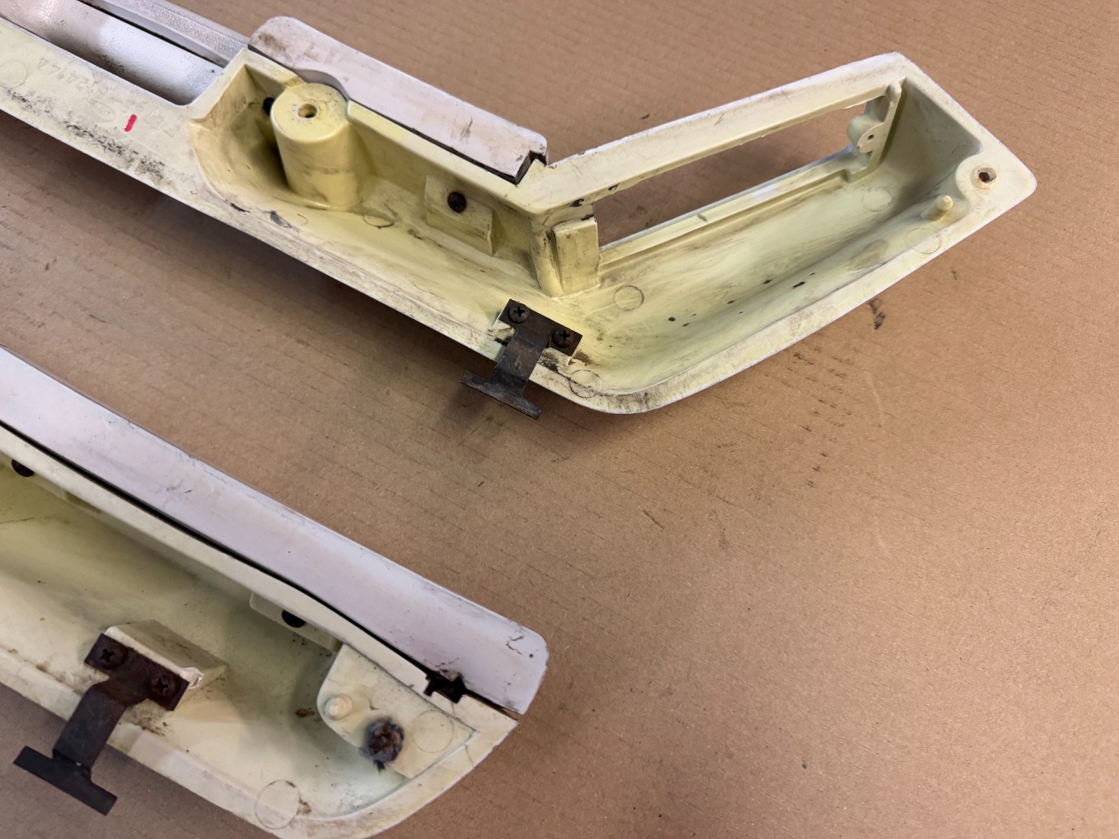 87-93 Ford Mustang White Door Pull Handles Door Armrest Handle FEATURE 7-UP OEM