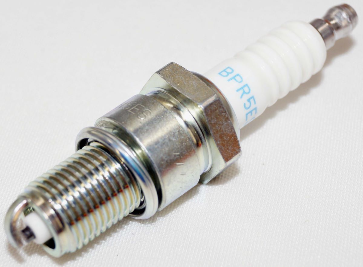 Pack of 64 NGK Spark Plugs 7734 with Removable Tip BPR5ES