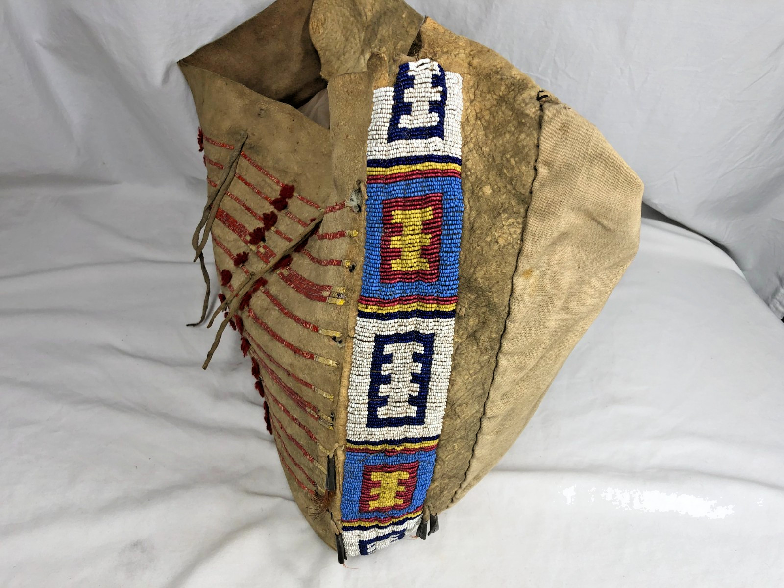 ANTIQUE LATE 1800'S SIOUX TEEPEE BAG OR SADDLE BAG W/ QUILL & BEADED DECORATIONS
