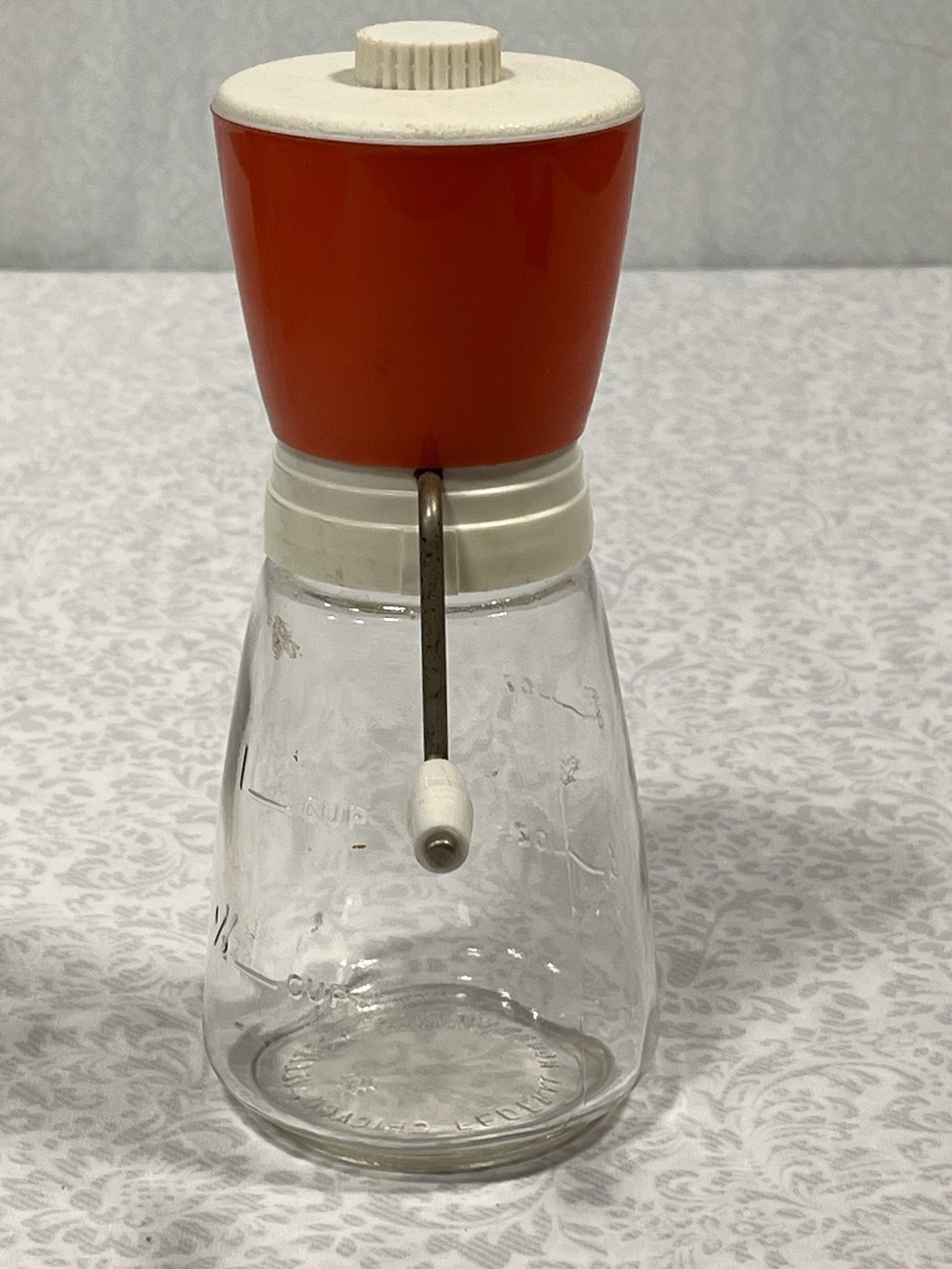 FEDERAL HOUSEWARES Nut Chopper Grinder w/Stainless Blades & Glass Measuring Jar