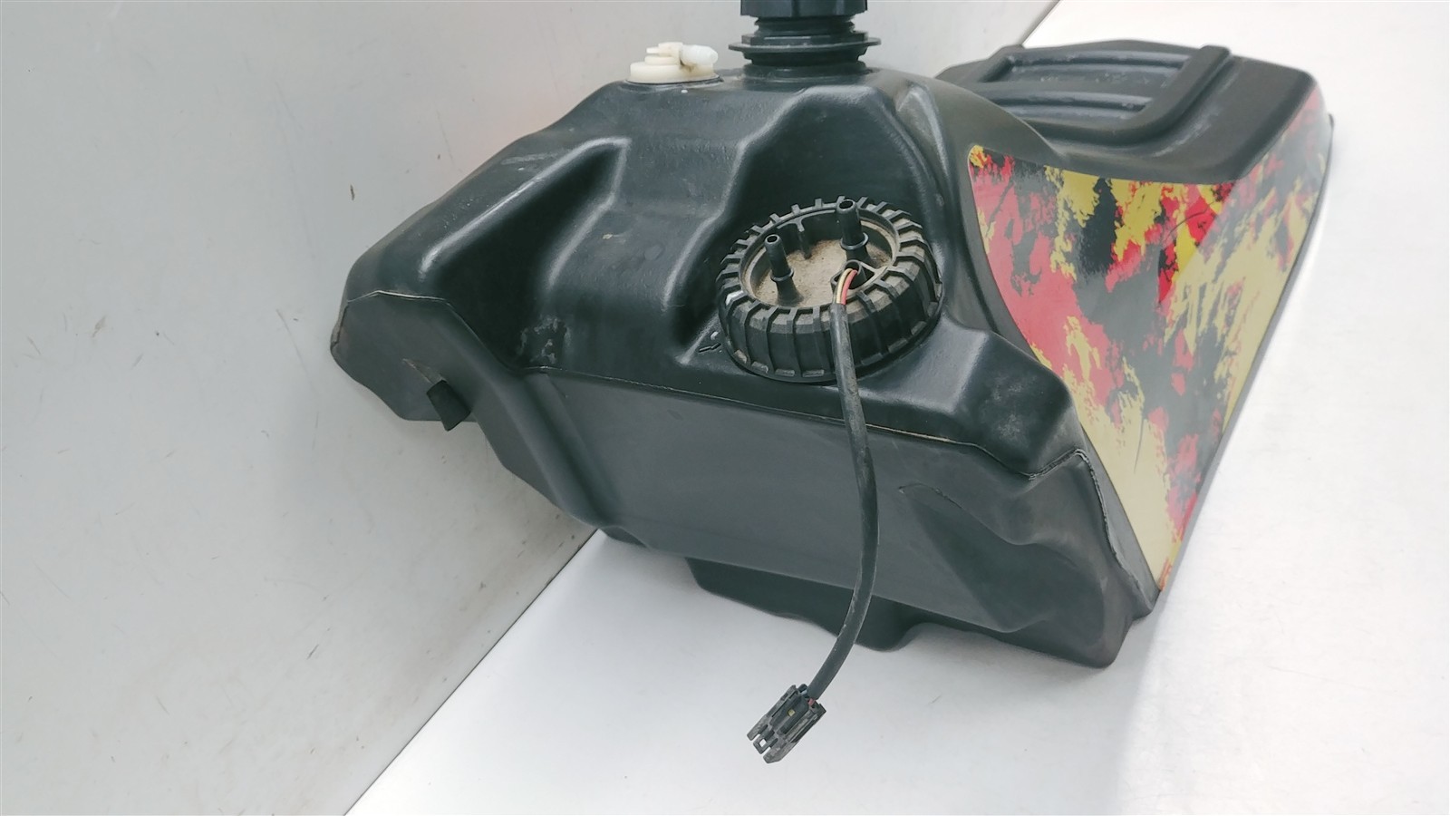 2014 Polaris Switchback Assault 800 #2 Gas Tank w Fuel Pump Assy 2521010 2204727