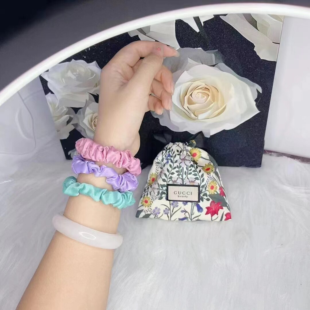 Hair Ties Beauty Vip Gift Set of 3 Scrunchies with Pouch Collectable